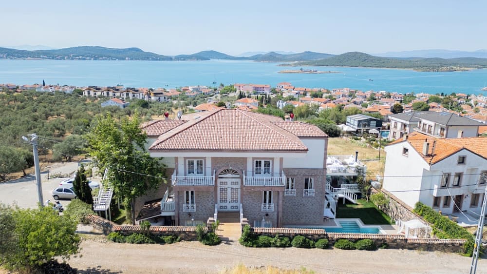 Cunda Piano Otel