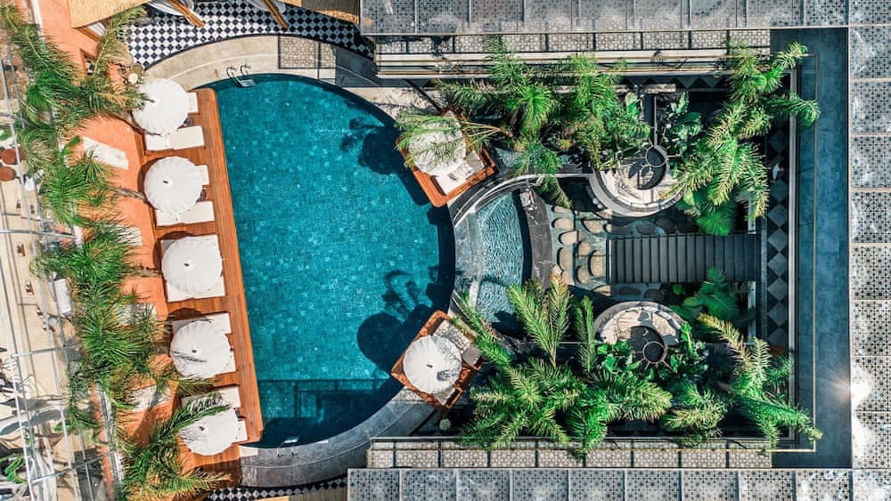 Genesis Hotel