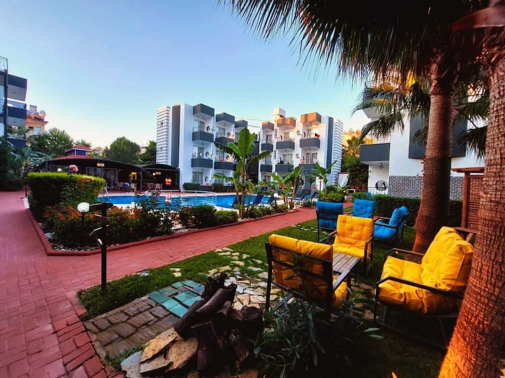 Hotel Summer Rose