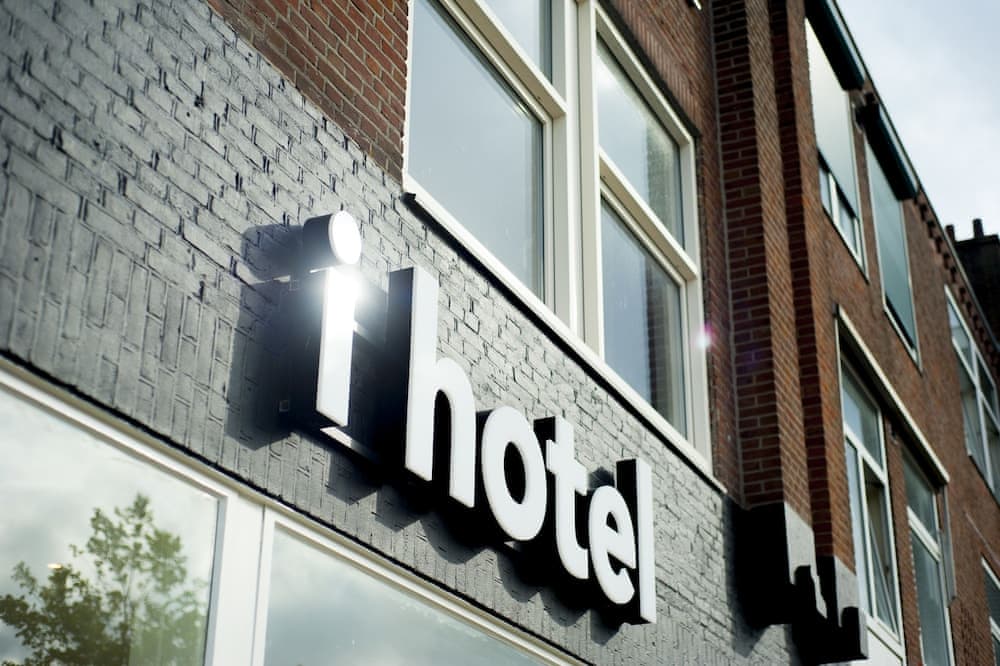 I Hotel