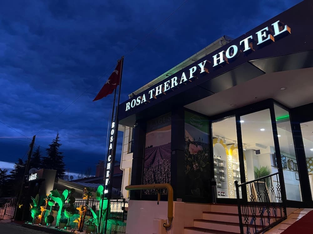 Rosa Therapy Hotel