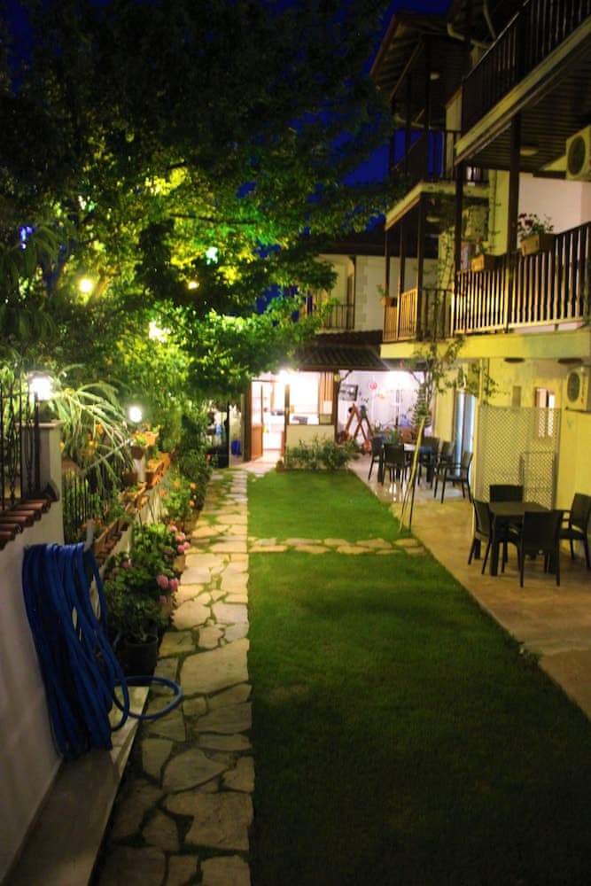 Santo Akyaka Home